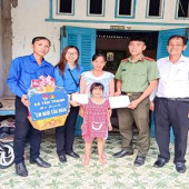 Công an xã Tân Thạnh phối hợp thực hiện mô hình “Em nuôi của Đoàn”