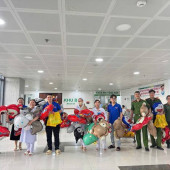CÔNG AN XÃ TRƯỜNG KHÁNH LAN TỎA YÊU THƯƠNG, VÌ NHÂN DÂN PHỤC VỤ:"Áo xanh mang tết thiếu nhi - Trao quà, gửi trọn nét cười cho em"
