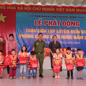 BÌNH THỦY PHÁT ĐỘNG TOÀN DÂN TẬP LUYỆN MÔN BƠI PHÒNG CHỐNG ĐUỐI NƯỚC