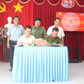 Công an xã Vĩnh Trinh ký kết Quy chế phối hợp bảo đảm an ninh, trật tự tại Khu công nghiệp Vĩnh Thạnh