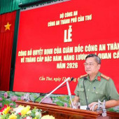 Công an thành phố Cần Thơ công bố quyết định thăng cấp bậc hàm, nâng lương sĩ quan cấp tá năm 2026