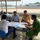 Công an xã Tân Hòa phối hợp bảo đảm an toàn tại các bến đò ngang sông vì bình yên cuộc sống Nhân dân