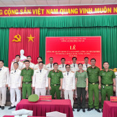 Công an phường Tân An tổ chức Lễ công bố quyết định thăng cấp bậc hàm, nâng lương năm 2026