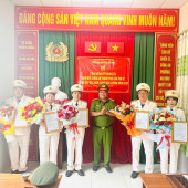 Công an phường An Bình tổ chức Lễ trao quyết định thăng cấp bậc hàm, nâng bậc lương cho cán bộ, chiến sĩ đến niên hạn năm 2026