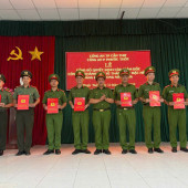 Tổ chức Lễ công bố Quyết định của Giám đốc Công an thành phố về việc thăng cấp bậc hàm, nâng lương năm 2026