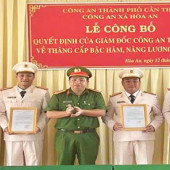 Công an xã Hòa An tổ chức lễ công bố quyết định của Giám đốc Công an thành phố về việc thăng cấp bậc hàm, nâng lương năm 2026