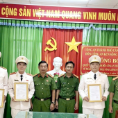 Đồn Công an Khu Công nghiệp Sông Hậu tổ chức Lễ công bố Quyết định về việc thăng cấp bậc hàm, nâng lương năm 2026