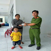 Công an xã Vĩnh Thạnh nhanh chóng xác minh tìm lại, trao trả tài sản cho người dân