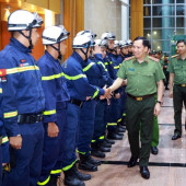 Thứ trưởng Lê Văn Tuyến tiễn Đội cứu nạn, cứu hộ Bộ Công an lên đường đến Venezuela