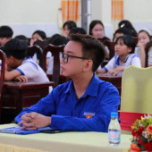 Công an xã Nhơn Ái tổ chức tuyên truyền an toàn giao thông  cho các em học sinh
