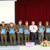 Công an xã Phong Điền công bố quyết định thành lập, kiện toàn lực lượng bảo vệ an ninh, trật tự ở cơ sở
