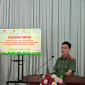 Khám bệnh, cấp phát thuốc miễn phí và tặng quà cho  gia đình chính sách, gia đình khó khăn tại phường Vị Thanh
