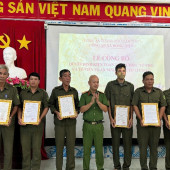 Công an xã Đông Hiệp công bố quyết định kiện toàn Tổ an ninh,  trật tự ở cơ sở sau sáp nhập các ấp