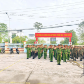 Công an phường Cái Răng tổ chức Lễ chào cờ đầu tháng, đánh giá kết quả công tác tháng 6 và triển khai nhiệm vụ công tác trọng tâm tháng 7 năm 2026