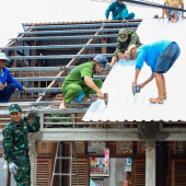Ấm lòng tinh thần “Gần dân, sát dân, đồng hành cùng Nhân dân” trong khắc phục hậu quả sau giông lốc