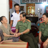 Tuổi trẻ Công an thành phố Cần Thơ tổ chức “Hành trình tri ân”, lan tỏa nghĩa tình với người có công