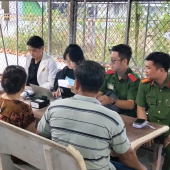 Công an xã Thạnh Hòa đồng hành cùng thân nhân liệt sĩ  trong đợt cao điểm thu nhận mẫu sinh phẩm ADN