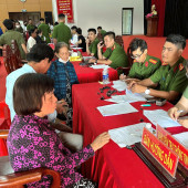 Công an xã Đại Ngãi góp sức đưa các Anh hùng liệt sĩ trở về với tên tuổi
