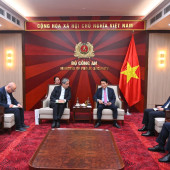 Bộ trưởng Lương Tam Quang tiếp tân Đại sứ Iran