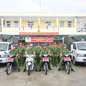 Công an xã Cù Lao Dung quyết liệt lập lại trật tự an toàn giao thông