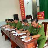 Đối thoại để đồng thuận - Công an xã Tân Thạnh lắng nghe cán bộ, chiến sĩ