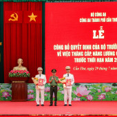 Công an thành phố Cần Thơ công bố quyết định thăng cấp, nâng lương cấp bậc hàm trước thời hạn năm 2026