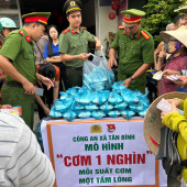 Công an xã Tân Bình: Mỗi suất ăn – một  nghĩa tình