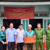 Công an xã Trường Long tổ chức Lễ khởi công xây dựng nhà tình nghĩa cho hộ gia đình khó khăn trên địa bàn
