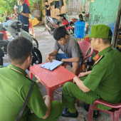 Công an phường Long Mỹ tăng cường kiểm tra các tiệm sửa chữa xe, ký cam kết không độ, chế, thay đổi kết cấu xe trái quy định
