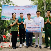 Trao tặng “cầu tình bạn” - lan tỏa nghĩa tình, hướng về cộng đồng