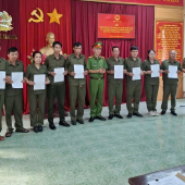 Xã Tân Hòa công bố Quyết định thành lập, công nhận lực lượng tham gia bảo vệ an ninh trật tự ở cơ sở