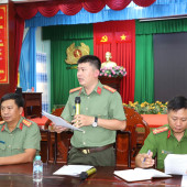 Công an phường Sóc Trăng chắp cánh cơ hội đến trường cho trẻ em khó khăn