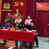 Tuyên truyền an toàn giao thông và ra mắt mô hình Dân vận khéo “An toàn giao thông-Trách nhiệm từ cơ sở và doanh nghiệp”
