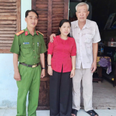 Công an phường Mỹ Quới giúp người phụ nữ tìm lại cha sau 43 năm thất lạc