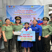 Phòng An ninh chính trị nội bộ lan tỏa tinh thần “Ba nhất” qua mô hình “Cùng em đến trường - Tiếp bước tương lai”