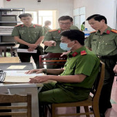 Lãnh đạo Công an thành phố Cần Thơ kiểm tra, thăm hỏi, động viên  lực lượng trưng tập thực hiện số hóa hồ sơ, tài liệu