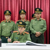 Lãnh đạo Bộ Công an viếng nguyên Thủ tướng Trung Quốc Chu Dung Cơ