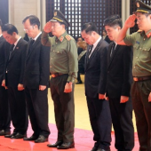 Lãnh đạo Bộ Công an viếng cố Chủ tịch Quốc hội Lào Saysomphone Phomvihane