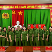 Công an thành phố Cần Thơ chia sẻ kinh nghiệm số hóa tàng thư cư trú với Công an tỉnh Tây Ninh.