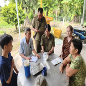 Công an xã Thạnh Hòa tận tụy phục vụ Nhân dân  trong Ngày truyền thống Công an nhân dân 19/8