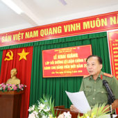 Lễ khai giảng lớp Bồi dưỡng lý luận chính trị dành cho đảng viên mới năm 2026