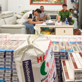 Công an Cần Thơ phát hiện, thu giữ hơn 28.000 bao thuốc lá điếu nhập lậu