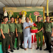 Công an xã Phụng Hiệp thăm hỏi, chúc mừng các cơ sở tôn giáo nhân dịp Lễ Trung Ngươn năm 2026