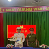 Công an xã Hòa Tú tổ chức Lễ công bố quyết định về thăng cấp bậc hàm, nâng bậc lương năm 2026