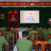 Ngày làm việc đầu tiên sau kỳ nghỉ Lễ Quốc khánh: Phòng Cảnh sát cơ động nghiêm túc học tập, quán triệt các Nghị quyết, Chỉ thị của Bộ Chính trị