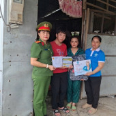 “Mẹ đỡ đầu” - Một vòng tay yêu thương, một hành trình tương lai