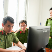 Trang cấp hơn 700 bộ máy vi tính phục vụ công tác cho  Công an các đơn vị, địa phương