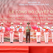 Giáo viên Trường Văn hóa CAND III chính thức trở thành cán bộ, chiến sĩ Công an nhân dân