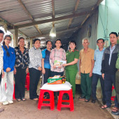 Ấm áp nghĩa tình Công an xã Mỹ Phước lan tỏa tinh thần “gần dân nhất” trong năm học mới