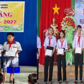 Công an xã Vĩnh Tường trao gửi yêu thương, tiếp sức học sinh  đến trường nhân dịp đầu năm học mới